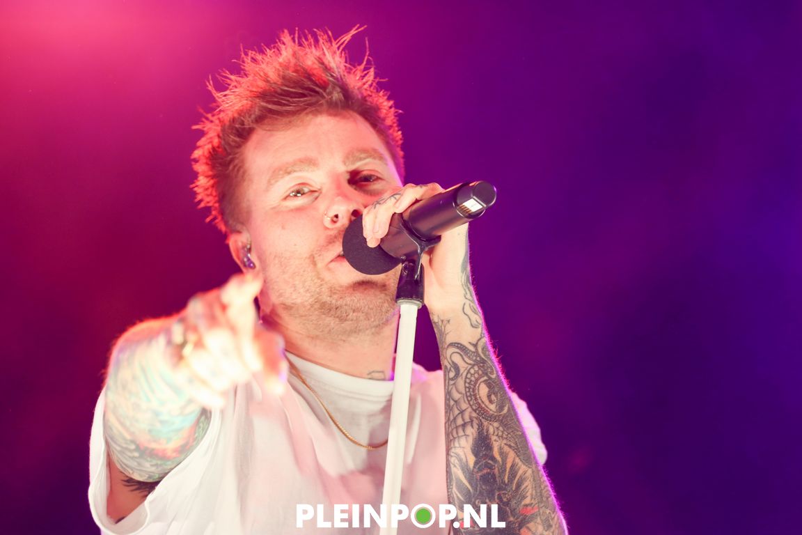 THE DIRTY DADDIES     (70)